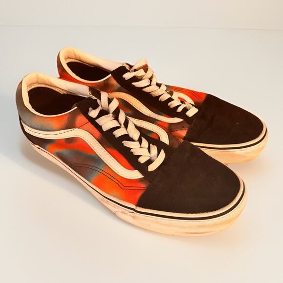 Vans Old Skool Men’s Size 11 Red Blue Black Gradient Low Top Skate Shoes - Picture 1 of 8